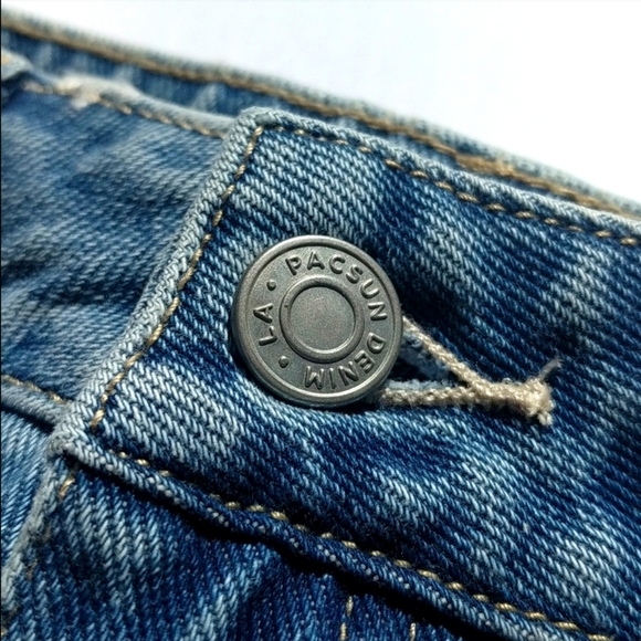 PacSun Raining Daisy Denim Jean Mom Shorts Size 22 - Picture 7 of 16